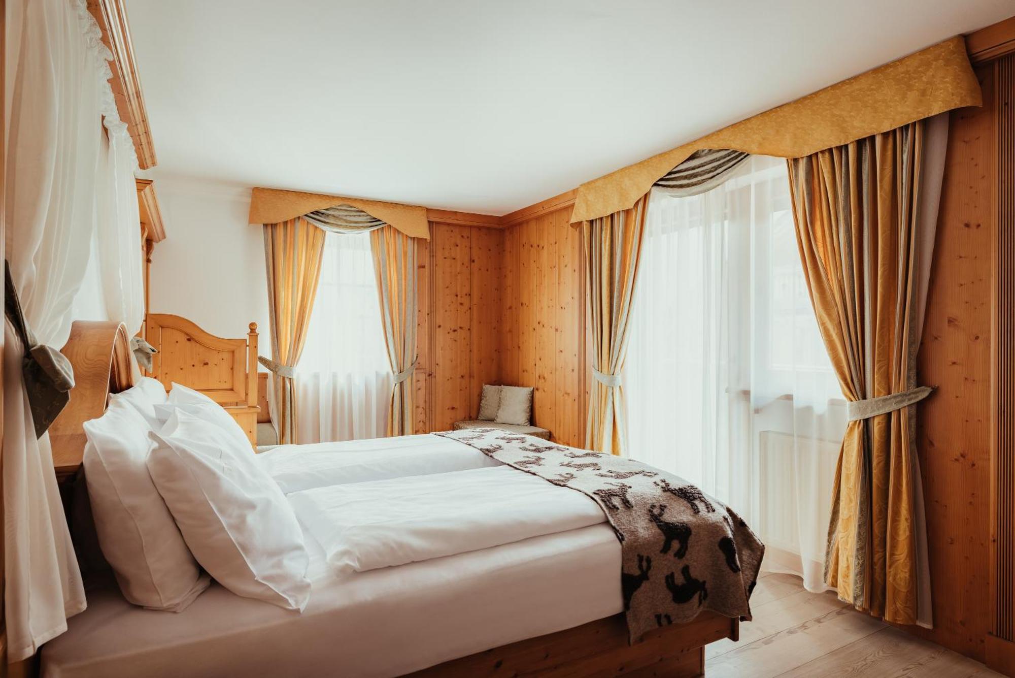 Hotel Alpenrose أرابّا المظهر الخارجي الصورة