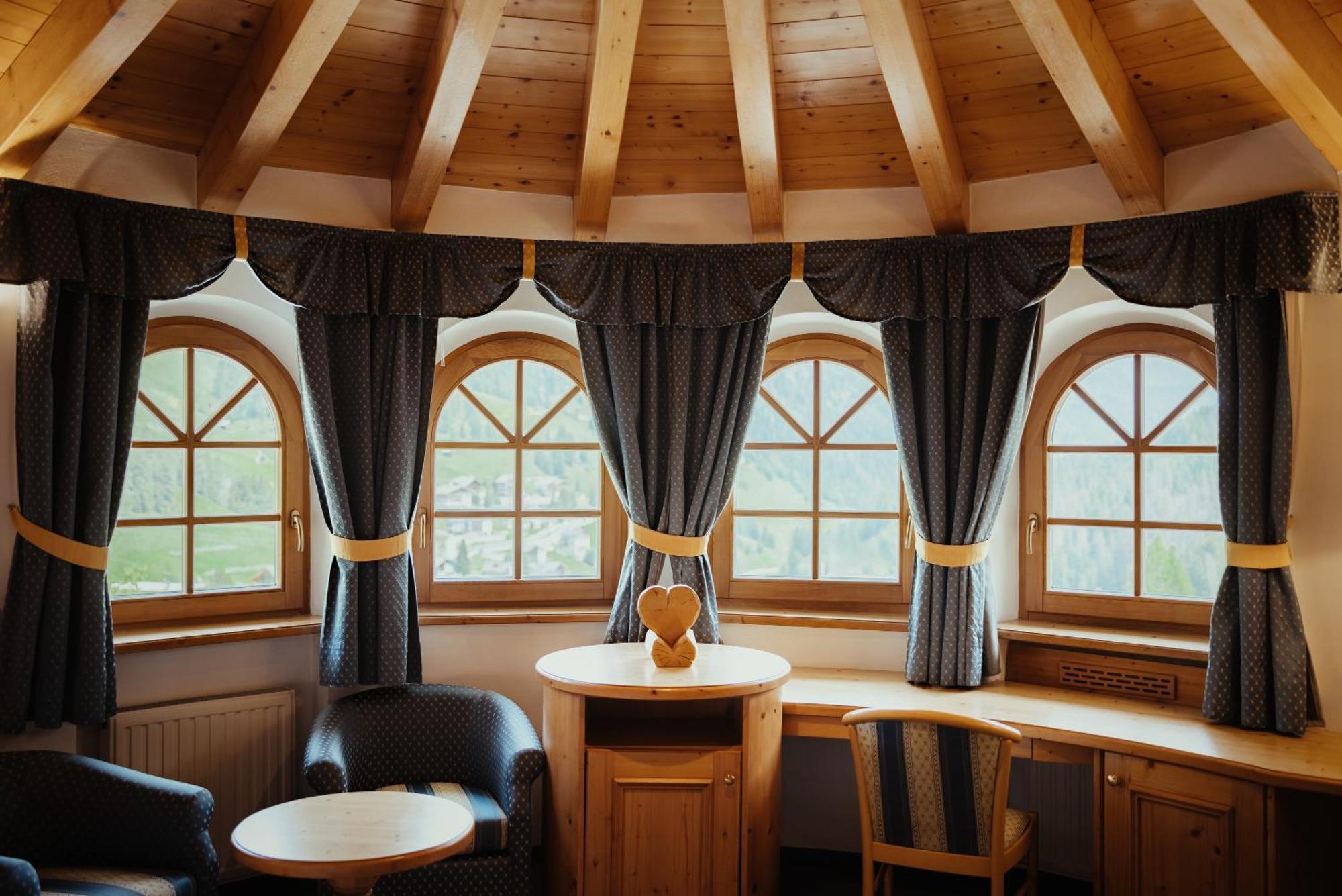 Hotel Alpenrose أرابّا المظهر الخارجي الصورة