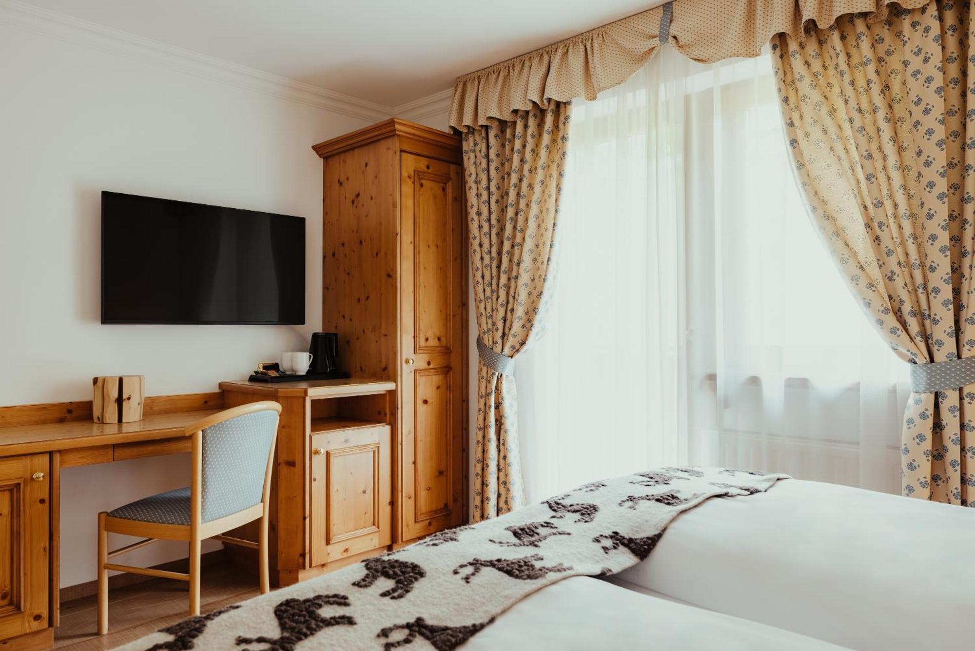 Hotel Alpenrose أرابّا المظهر الخارجي الصورة